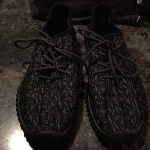 BOOST running sneakers